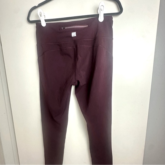 Vuori Dark Purple Performance Activewear Leggings With Back Zipper Pocket M/L? - Picture 4 of 12
